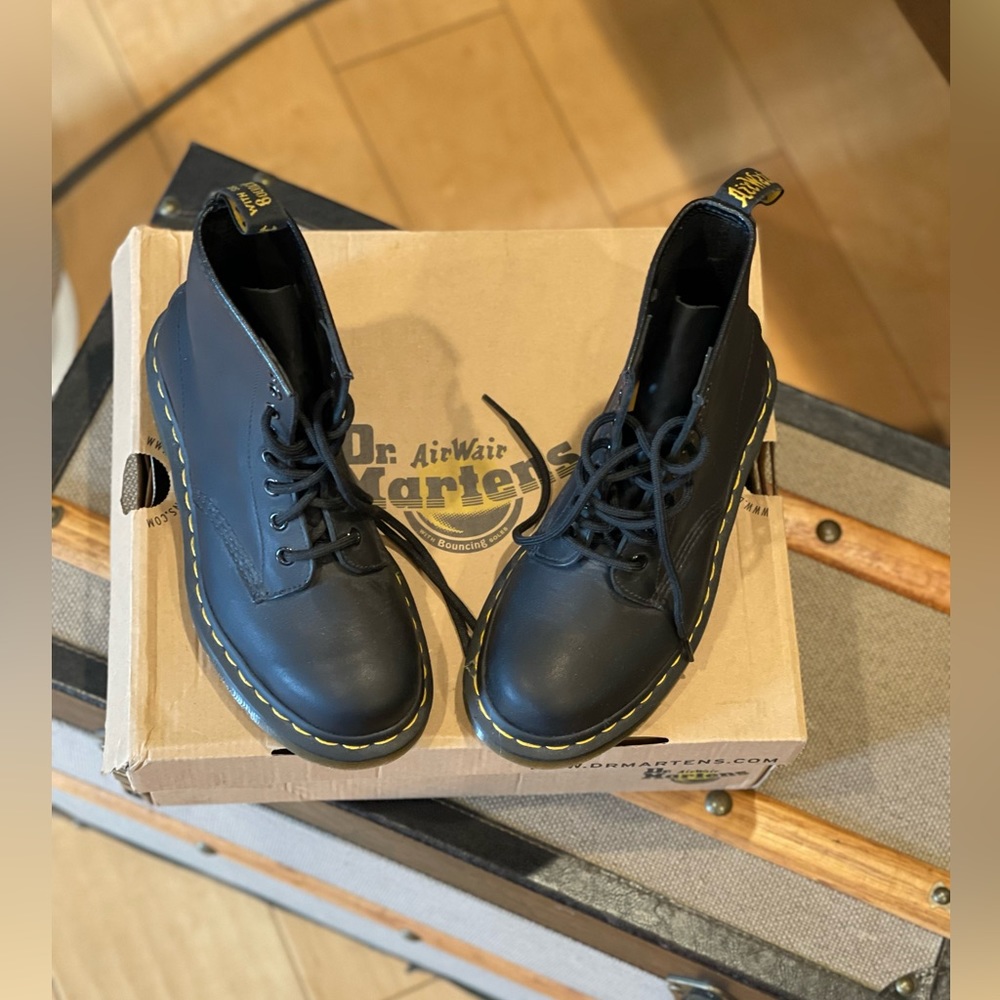 Dr. Marten’s Women’s Jadon Black Size 5 Boots
